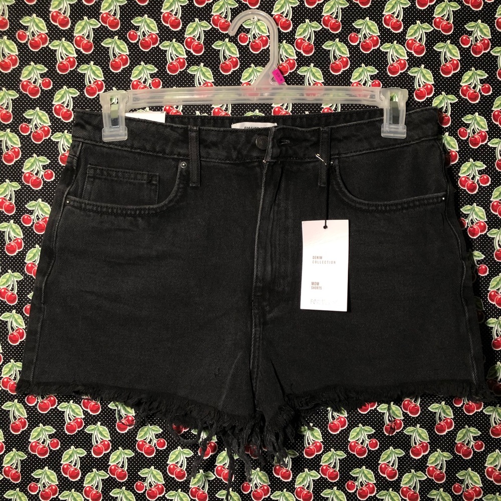 BRAND NEW! Forever 21 Mom Fray Jean Shorts